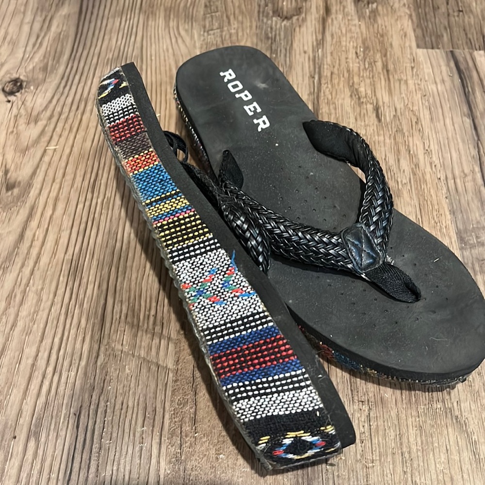 Ladies wedge flip flops. Size 9